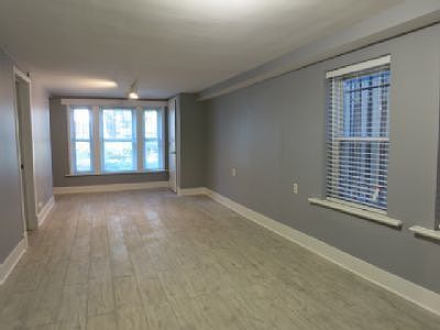 2nd image of 1241 W Barry Ave Unit Garden