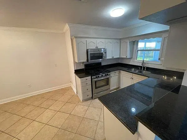 4 bed, 1629 sqft, $1,850 — Photo 2