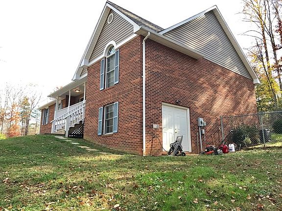 2nd image of 226 Clearwater Dr