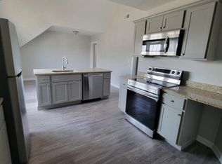 90 Stanley St, Fall River, MA 02720