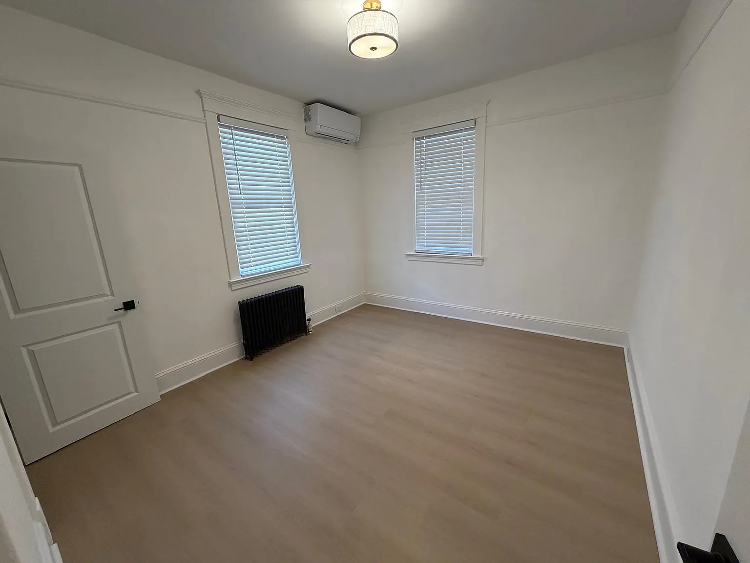 4 bed, $4,400 — Photo 2