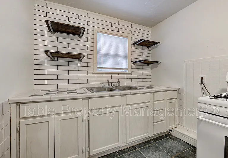 3200 NW 16th St #1/2 — Photo 17