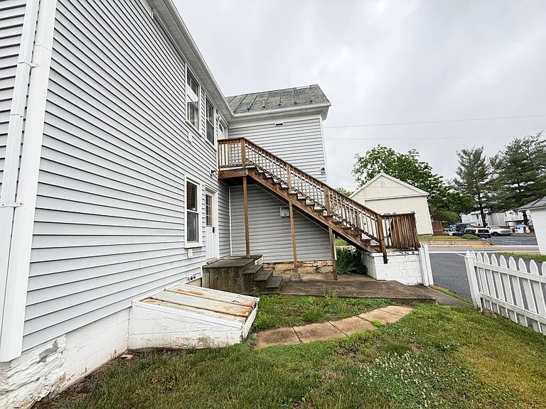 111 Center St #1 — Photo 18
