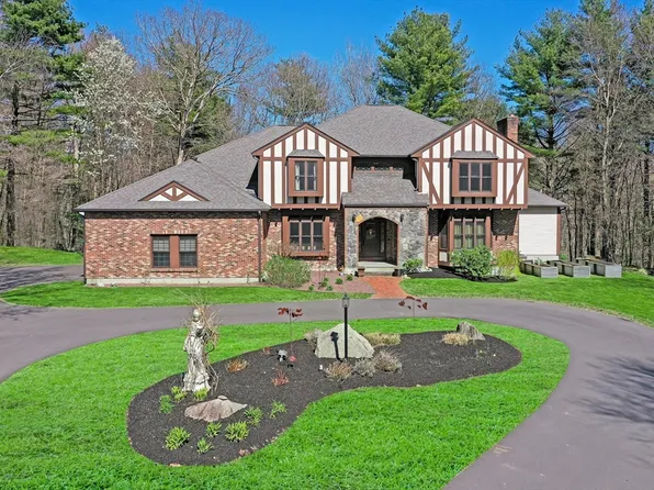 198 East St, Upton, MA 01568