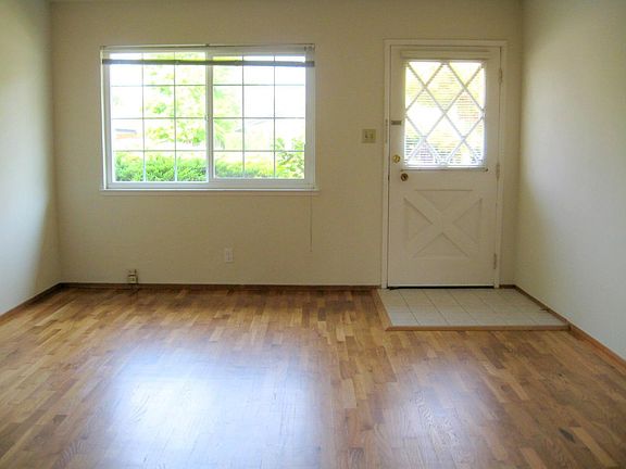 2nd image of 10100 Craft Dr APT 2