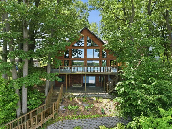 17812 Arnwine Dr, Vandalia, MI 49095