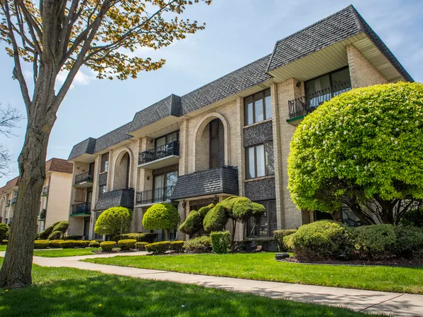10702 S Keating Ave, Oak Lawn, IL 60453