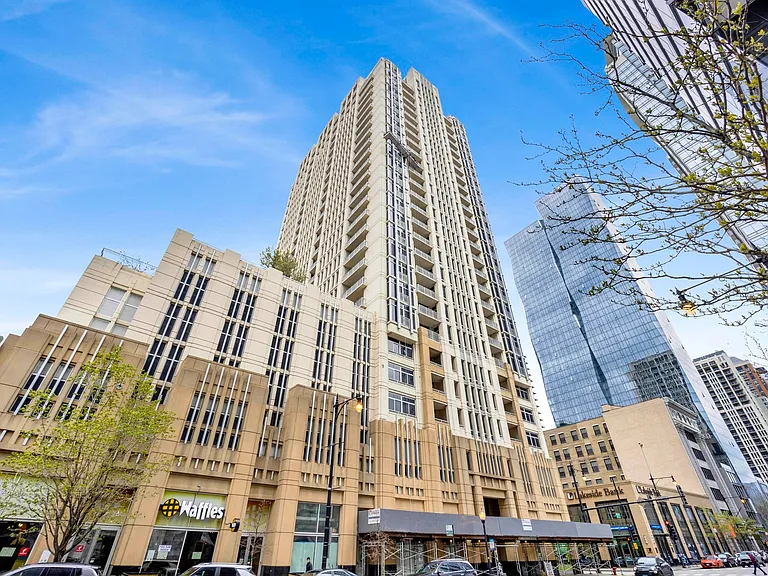 1400 S Michigan Ave #1110 — Photo 35