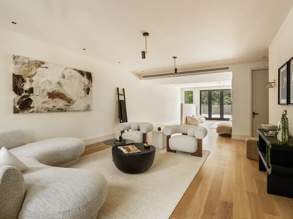 498 Humboldt Street image 13 of 18