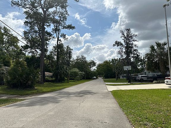 5th image of 1353 Live Oak Ln