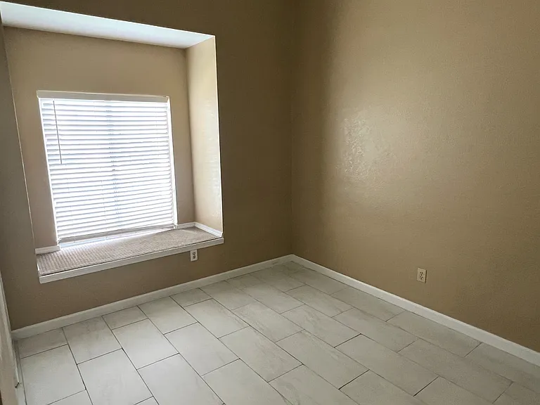 5354 Meadow Wood Ln — Photo 8
