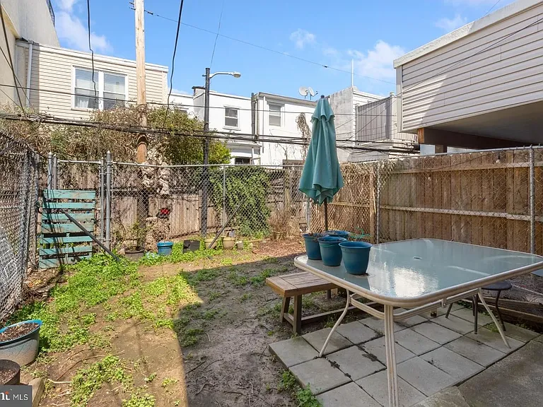 2105 Christian St — Photo 1