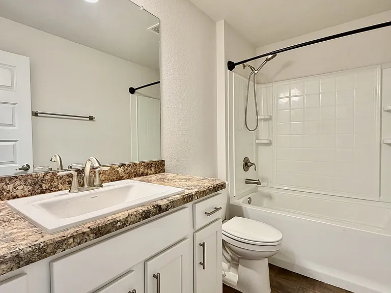 633 W Rexford Dr — Photo 18