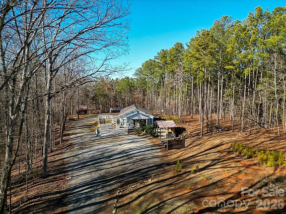 4th image of 619 Hubbard Dr