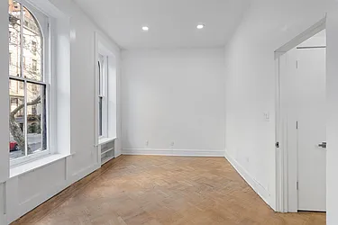 Rented by BARNES New York