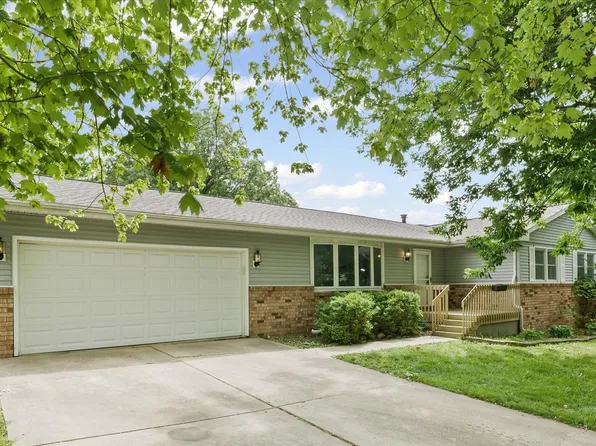 302 S Orr Dr, Normal, IL 61761