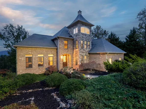 606 Packs Mountain Ridge Rd, Taylors, SC 29687