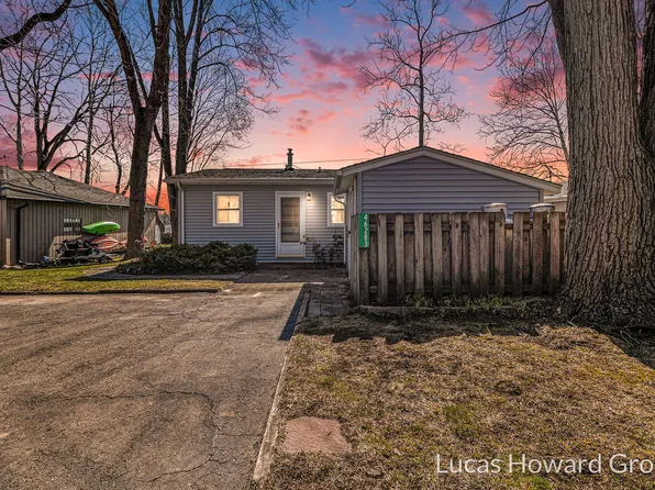 46283 Leedy Point Rd, Bloomingdale, MI 49026