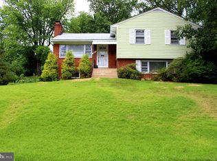 9504 Woodberry St, Lanham, MD 20706