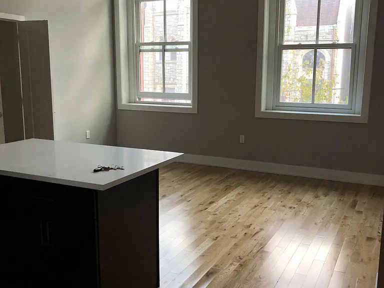 1521-1523 W Girard Ave #201 — Photo 3