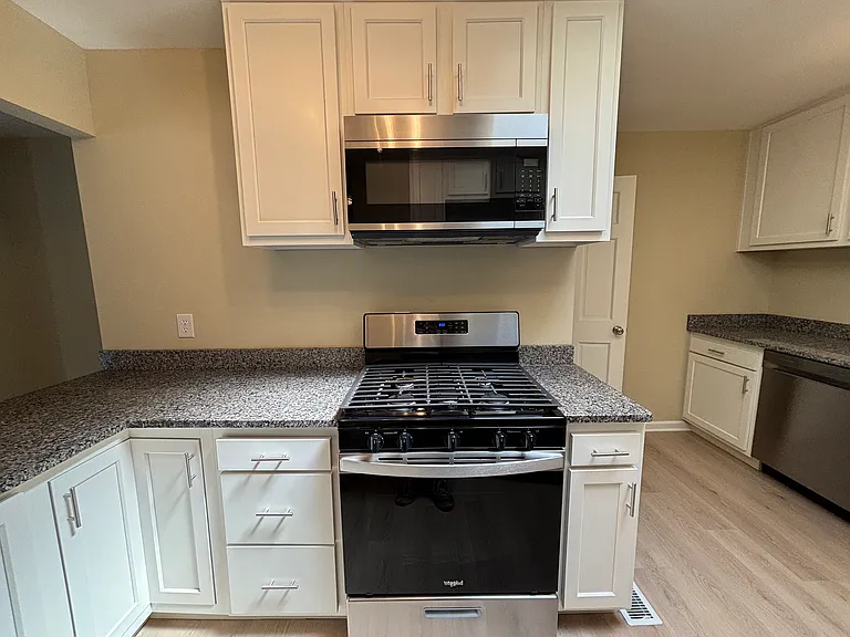 1112 S Washington Ave — Photo 5