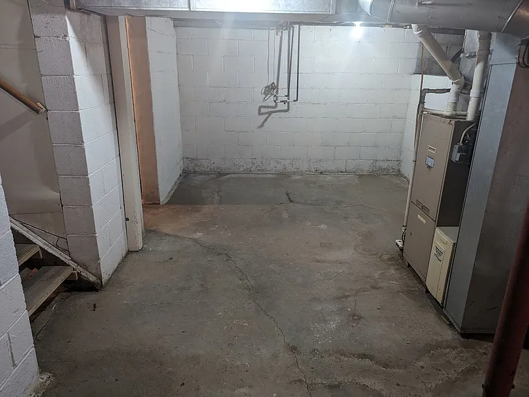 619 E Wheeler St — Photo 8