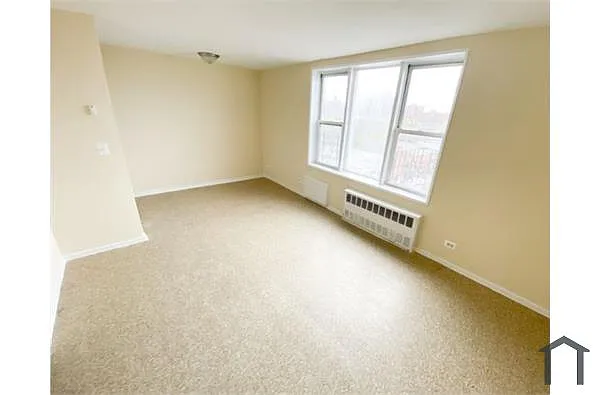 Building Photo - 1563 Metropolitan Ave #4A