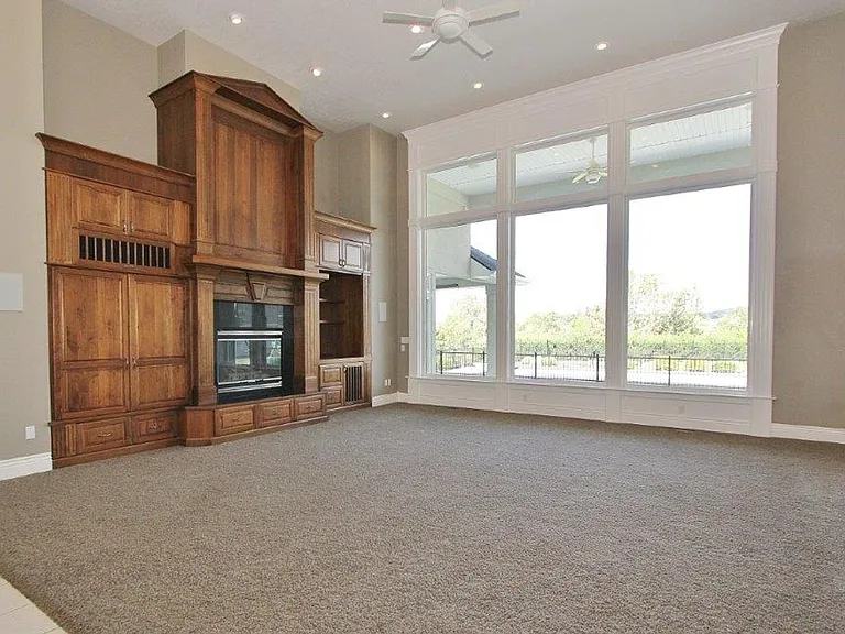 2291 N Greenview Ct — Photo 5