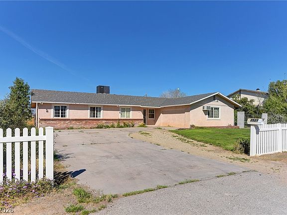 2nd image of 2521 Lincoln Rd