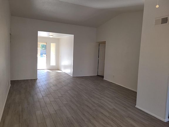 4th image of 4630 N 100th Dr
