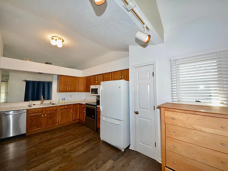 7749 Chesapeake Dr E — Photo 7