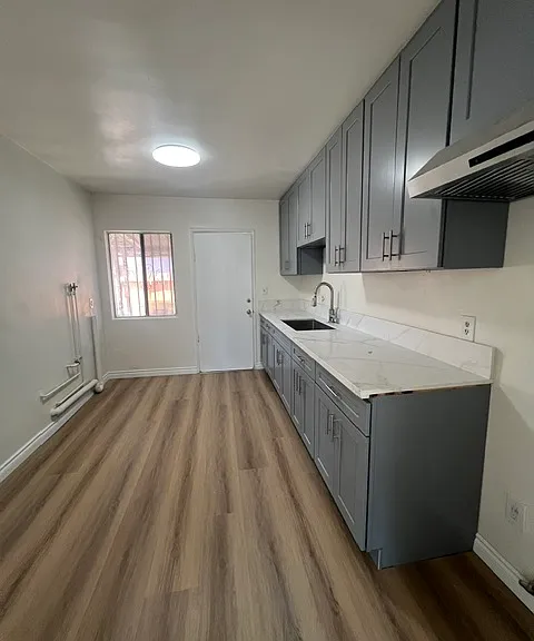 2500 Earle Ave #1/2 — Photo 4