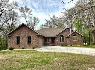 409 Timbercreek Dr, Jacksonville, IL 62650