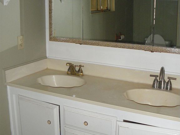 5th image of 2605 Burnap Ave
