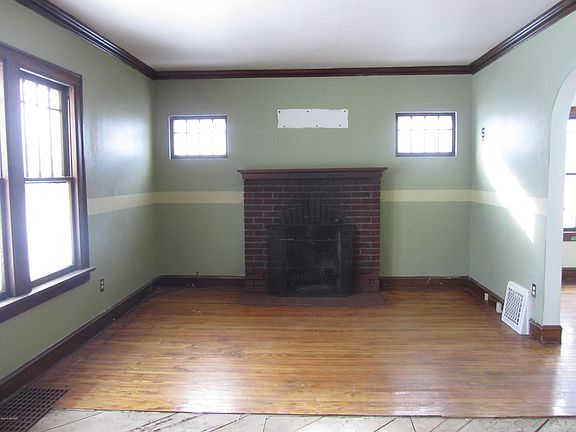 2nd image of 151 Broad St N