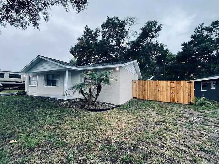 5323 Satsuma Dr — Photo 37