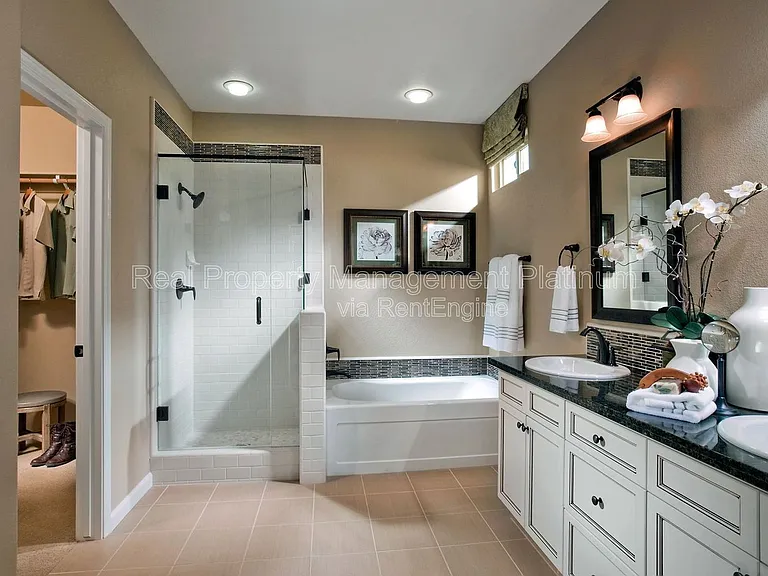 3470 Buckingham Ave — Photo 6