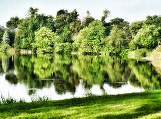 380 Northgate Rd, Lindenhurst, IL 60046