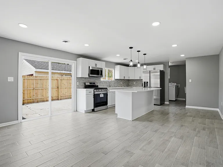 2726 Marshalltown Dr — Photo 4