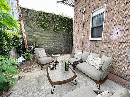 Rented by Brookhaus Capital Inc | media 13