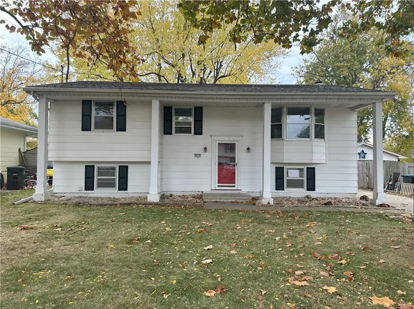 3210 E 41st Ct, Des Moines, IA 50317
