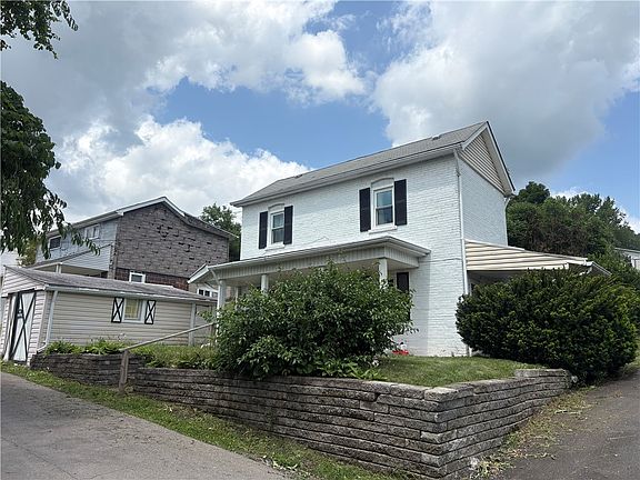 2nd image of 209 Howard St