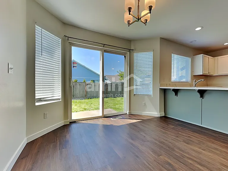 16615 Greenleaf Ave SE — Photo 5