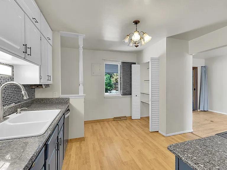 4220 Edwinstowe Ave — Photo 4