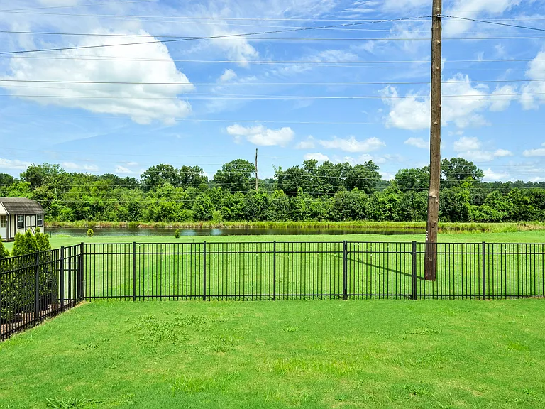 955 Dodie Dr — Photo 38