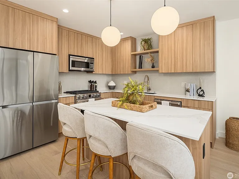 614 5th Ave S #C108 — Photo 5