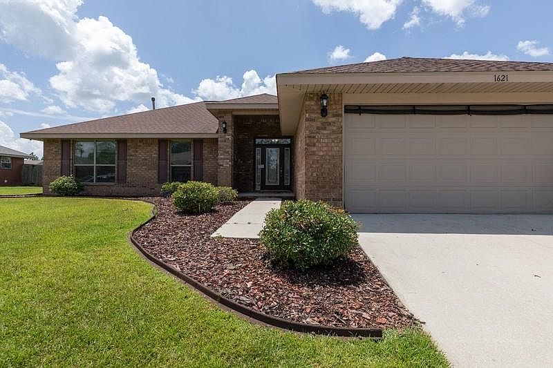 1st image of 1621 Twin Pines Cir