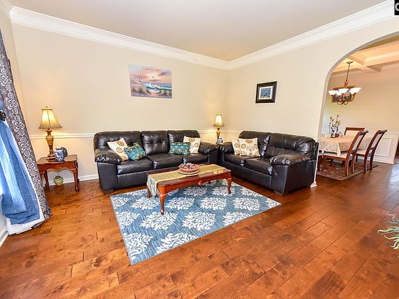 5th image of 523 Dickson Hill Cir