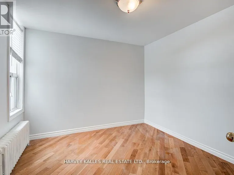 1098 Bathurst St — Photo 8