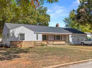 905 Kaw St, Perry, OK 73077